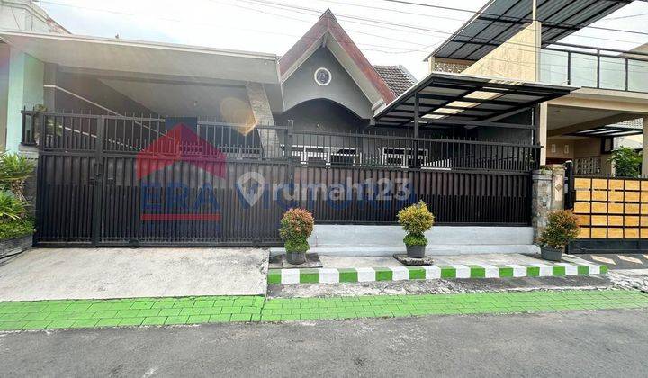 Rumah Asri Demgan Dapur Besar Dekat Exit Tol Malang Kota 1