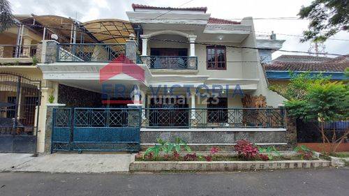 Dijual Rumah istimewa  5 kamar tidur area SoeHat 1