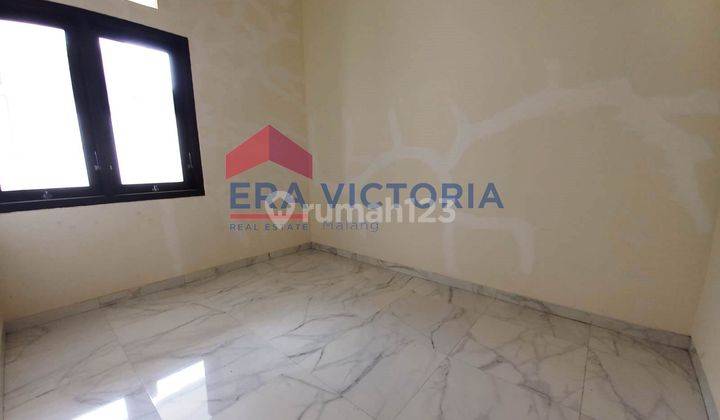 Rumah bangunan baru 2 lantai di Puri Bantaran 8