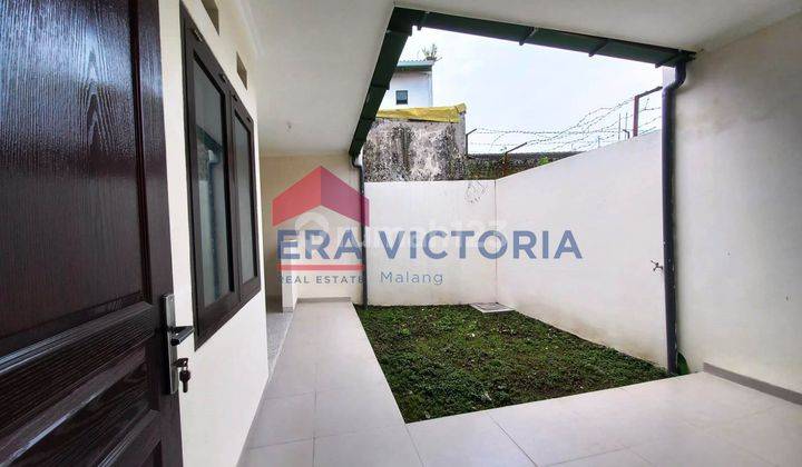 Rumah bangunan baru 2 lantai di Puri Bantaran 11