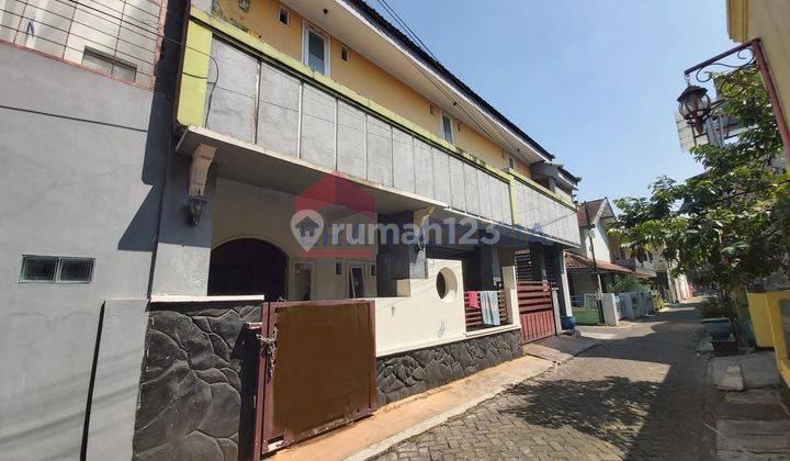 Rumah kost 2,5 lantai Unfurnished di Sawojajar 1