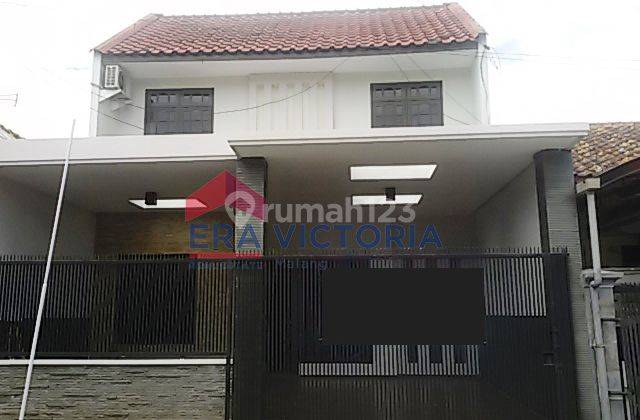 Rumah cantik desain 1,5 lantai di area Taman Sulfat 1