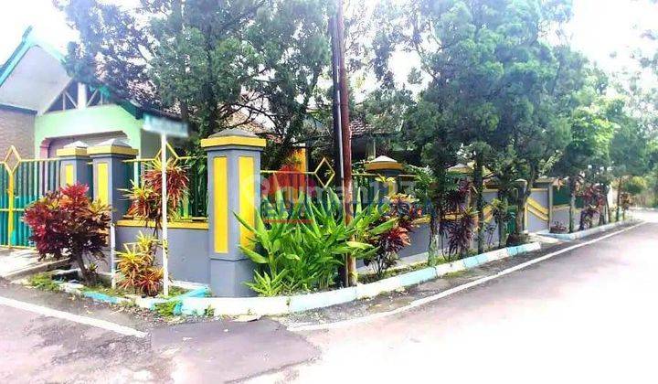 Rumah pojok di jalan ikan kemirahan Blimbing 1