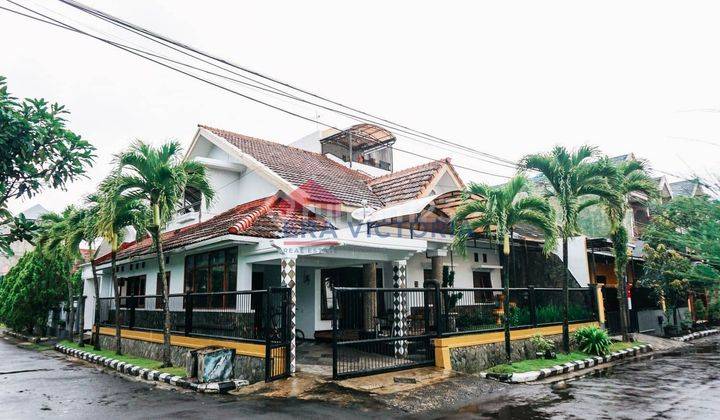 Dijual rumah 3 lantai Pojok, banyak kamar area Sulfat Agung 1