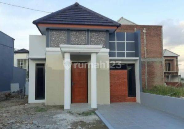 Rumah minimalis modern poros Akordion Tunggulwulung 1