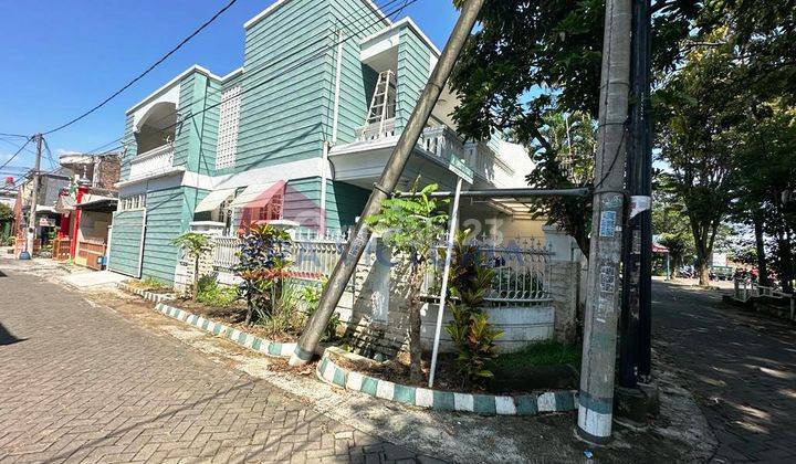 Disewakan Rumah pojok furnished  4 kamar area Sawojajar 2