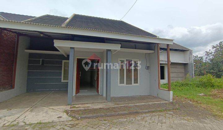 Rumah minimalis 4 kamar dekat Kampus UMM Tlogomas 2