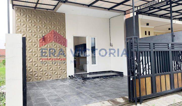 Rumah minimalis 2 lantai full furnish di Ikan Tombro 2