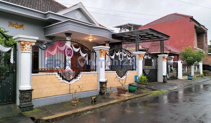 Rumah Besar Halaman Luas Dekat Kampus Unikama 2