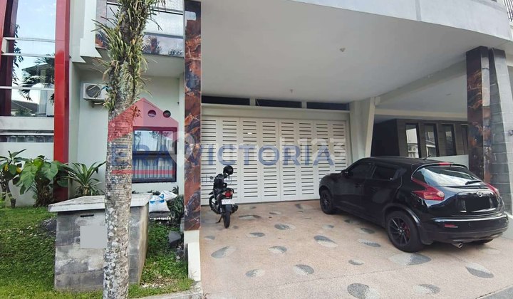 Large House in the Elite Ijen Area Near the Mall 2