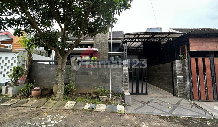 For Rent Minimalist 3-Bedroom House in Tirtasani Estate