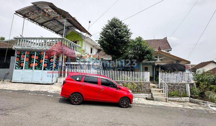 Rumah Pojok Bangunan Klasik Belakang Rs Lavalette 1