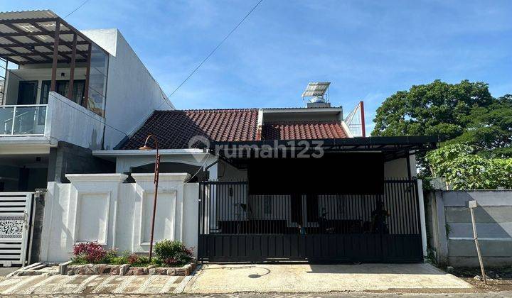 Rumah Cantik 1,5 Lantai Full Furnished Dekat Bandara 1