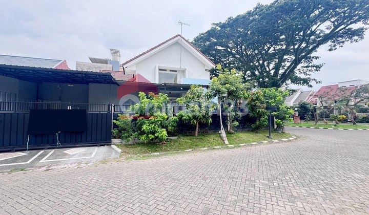 Corner House in Elite Suhat Housing Near Many Campuses 2