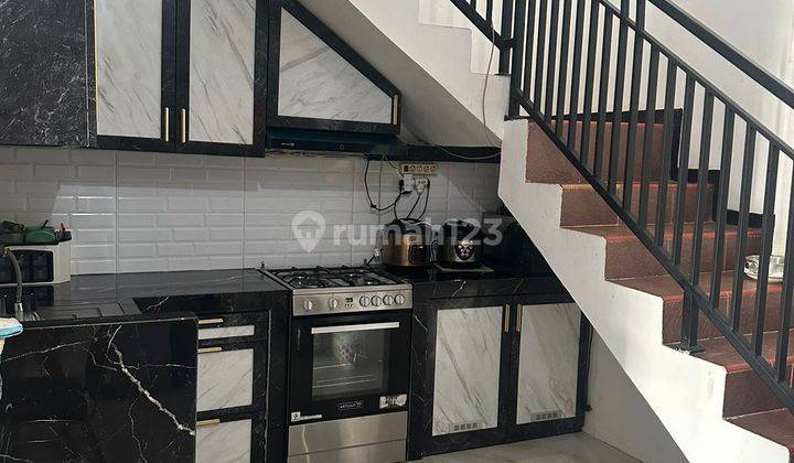 Rumah Cantik 1,5 Lantai Full Furnished Dekat Bandara 2