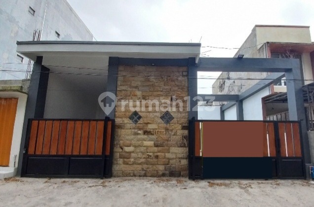 Rumah Ada Tempat Usaha Tahap Finishing Di Sawojajar