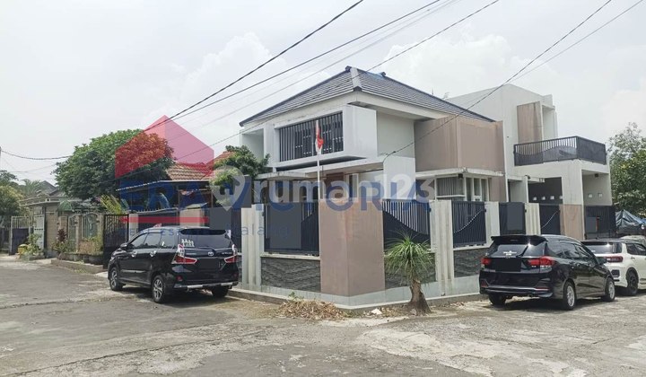 Rumah Pojok 2 Lantai Dekat ke Wisata Batu.dan Exit Tol