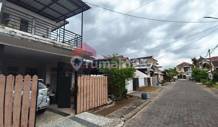House in Blimbing Araya with Complete Residential Facilities Near Campus 2