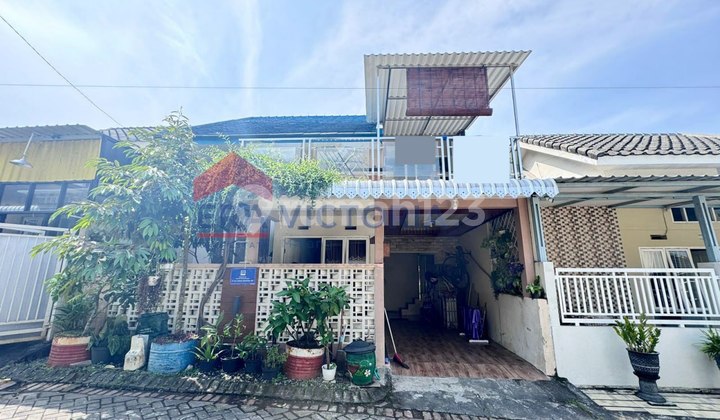 Rumah Bagus Di Batu Siap Huni Sudah Ada Perabotan Lengkap 1