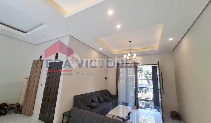 Rumah Cantik Siap Huni 2 Lantai Perabotan Lengka Dekat Akses Tol 2