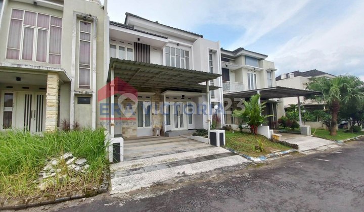 Rumah Bagus Siap Huni Fully Furnished Lokasi Strategis Dekat Tol