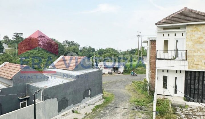 2-Storey SHM House in a Cool Environment Near an International School 2