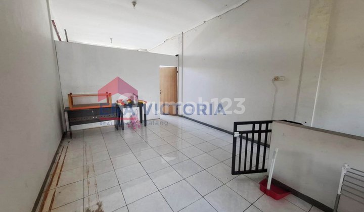 Shop House in Batu Ready to Use Strategic Location Near Batu Tourist Attractions 2