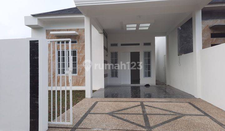 Rumah dengan tanah luas Lokasi Arifin Ahmad Rumah Baru 1