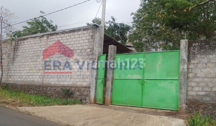 Land Warehouse for Livestock Farming Near Bakti Alam Ngembal Tutur Pasuruan Warehouse