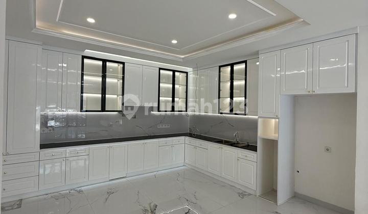 Dijual Rumah Bagus Rapi 8X15 Siap Huni di Golflake 2