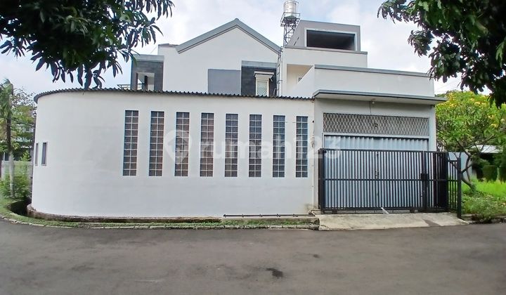 Dijual Rumah Siap Huni 10.74 X 15 Hoek di Semanan