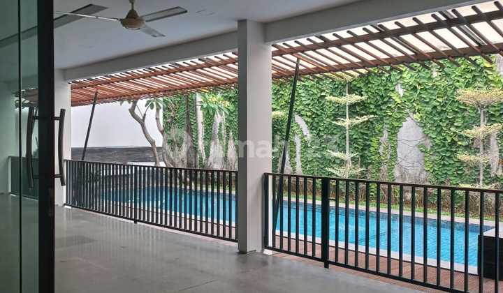 Disewakan Rumah Mewah Siap Huni di Permata Hijau