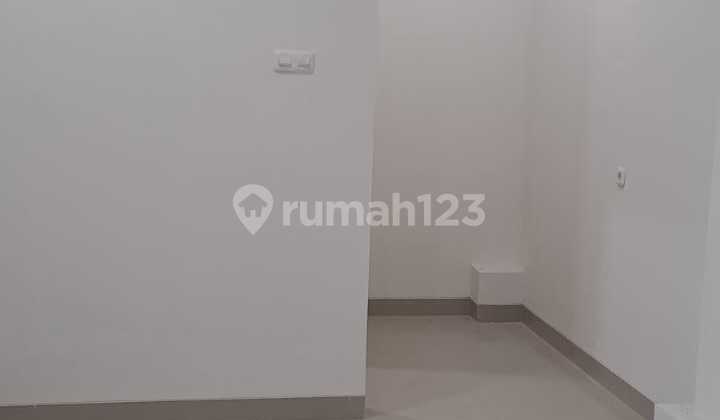 Neat Business Space by Tanjung Duren Main Road Neat Business Space by Tanjung Duren Main Road