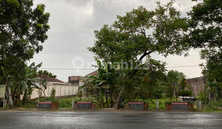 In the Sukomoro Nganjuk National Road Area