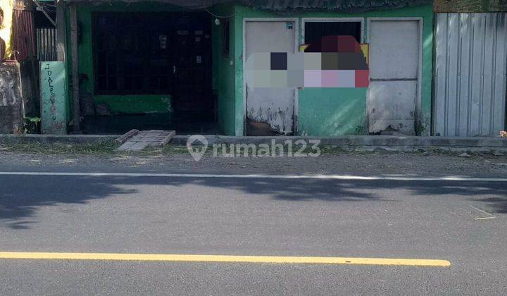 Rumah cocok untuk hunian,usaha kosan,toko,di jl raya Kediri Kertosono dekat pabrik,ada kolam ikan sangat luas dibelakang rumah 1