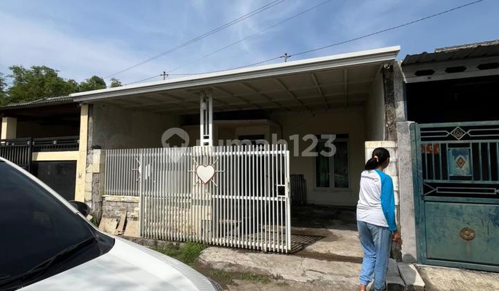 Di Perum Banjar Asri Lengkong Nganjuk 2