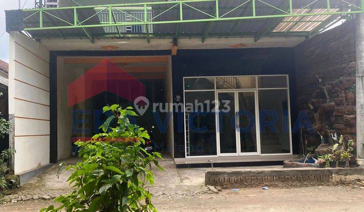 Rumah Bagus Unfurnished SHM di Karangrejo, Tulungagung 1