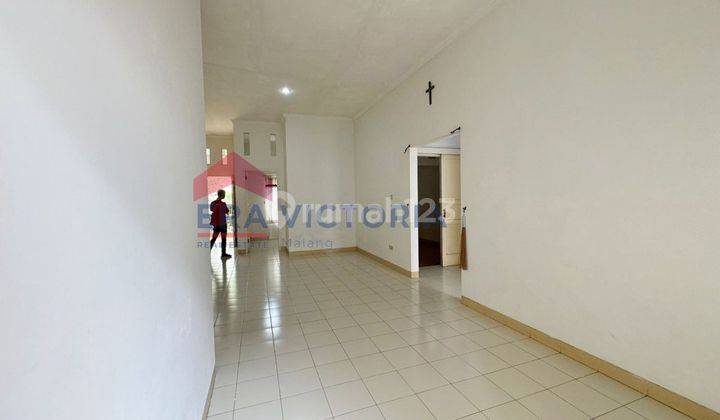 Disewakan Rumah Kondisi Terawat dan Siap Huni di Graha Golf Araya Lokasi tenang, Fasilitas Perumahan Sangat Lengkap 2