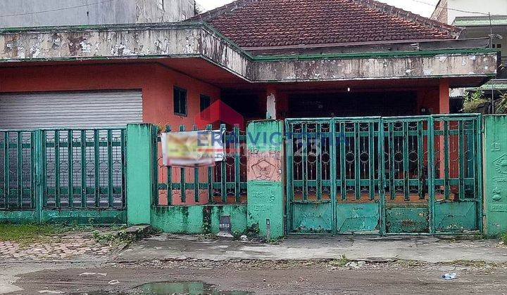 Rumah DIJUAL di Ds Ketami Pesantren Kota Kediri Lokasi sangat strategis, cocok untuk dipakai usaha apapun, dilengkapi pagar keliling 1