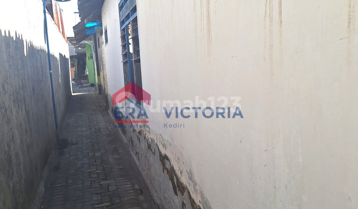 House FOR SALE in Setonopande Area, Kediri City, Ready to Occupy, 5 Minutes to Kediri Mall, Golden Swalayan, Bhayangkara Hospital.