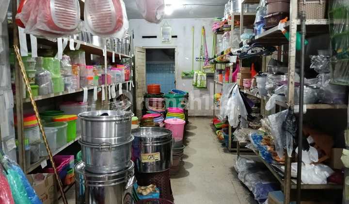 Located on the Blitar Malang National Road 2