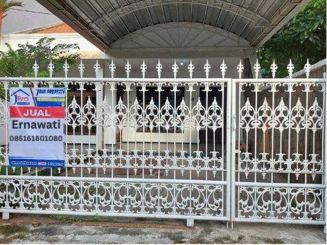 Rumah 2 Lantai Bagus SHM di Semampir Tengah, Surabaya