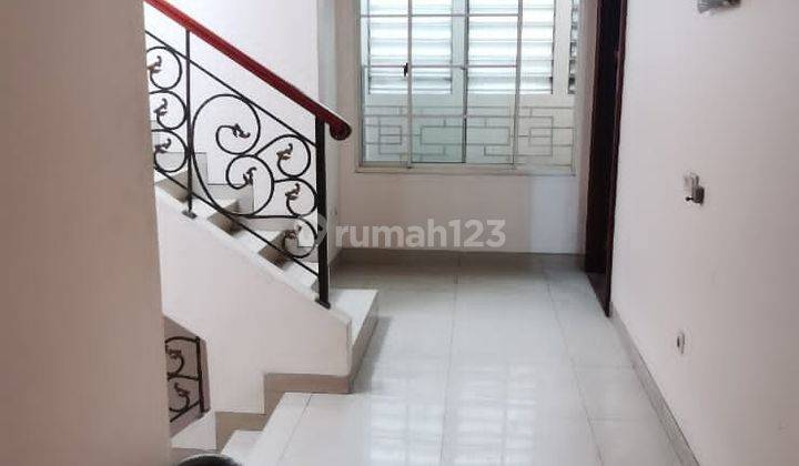 Rumah Favorite di Green Mansion Jakarta Barat 3