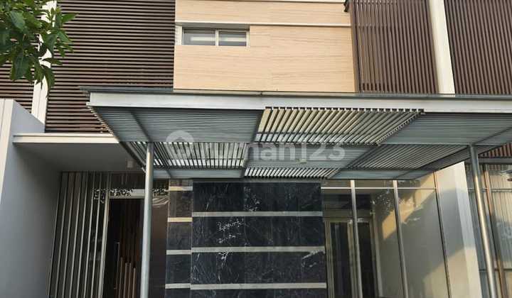 Rumah Mewah Golf Island Signature Uk 10x25 ada Lift, Bagus