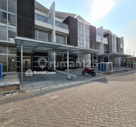 Rumah Golf Island Signature Pik, Uk 8X25 (3 Lantai) Bagus