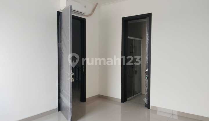 Rumah Manhattan PIK2 Uk 8x25 (3+1 Kamar Tidur) Siap Huni Termurah 2