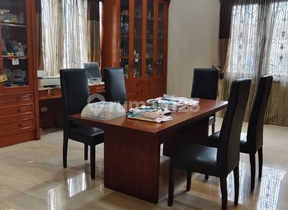 Rumah Daan Mogot, Luas 337M2 (3 Lantai) Hoek Furnish, Termurah