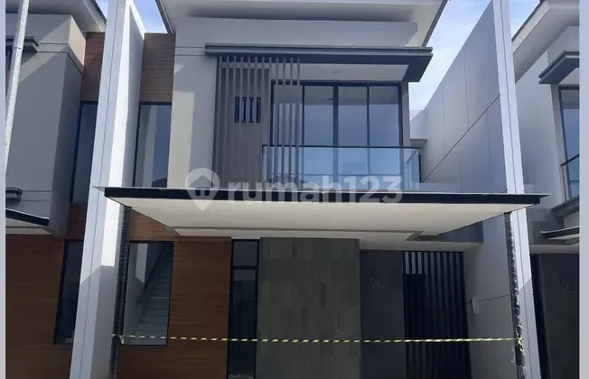 Rumah Kuningan Village PIK2, Uk 8x15 (3+1 Lantai) Termurah Bagus