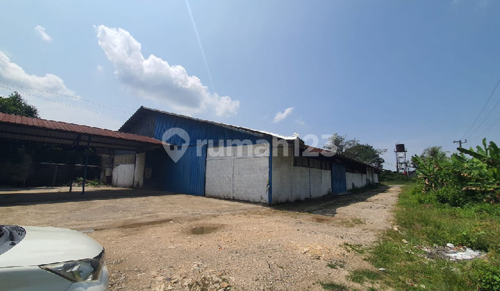 Large Land and Very Strategic Warehouse Suitable for Business