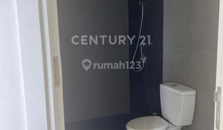 Apartemen Paddington Heights 2BR Semi Furnished  2